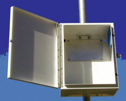 Caja eléctrica para montaje en poste