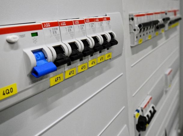 Circuit breaker