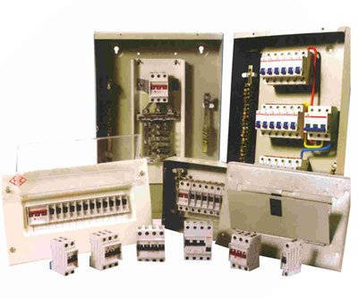 Circuit breaker enclosure