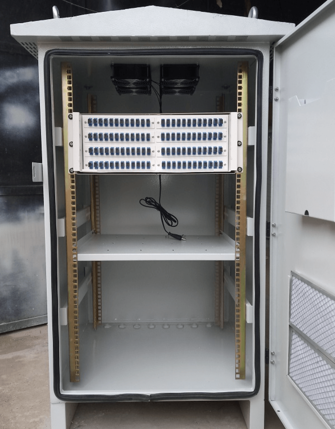 Versatile outdoor data cabinet