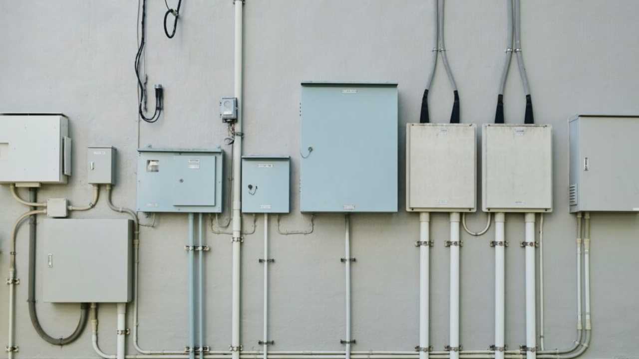 Boîte de jonction utilisée pour organiser les systèmes électriques