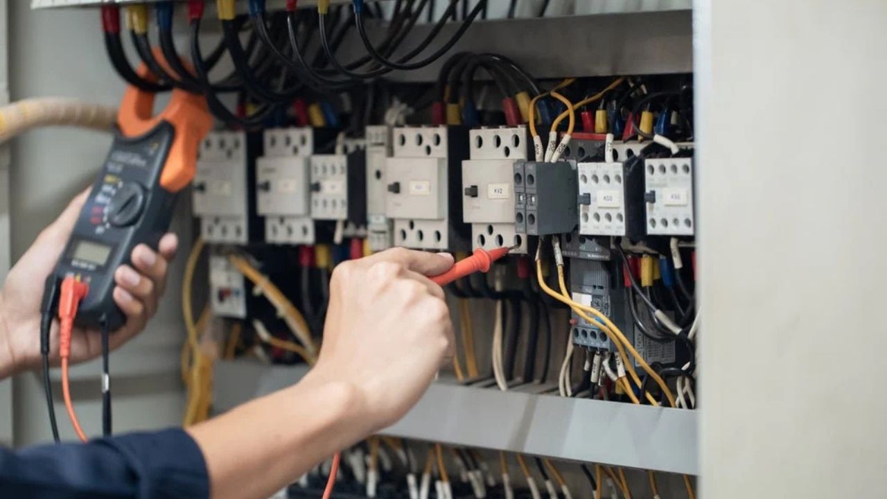 How to Select Suitable Main Breaker Panel