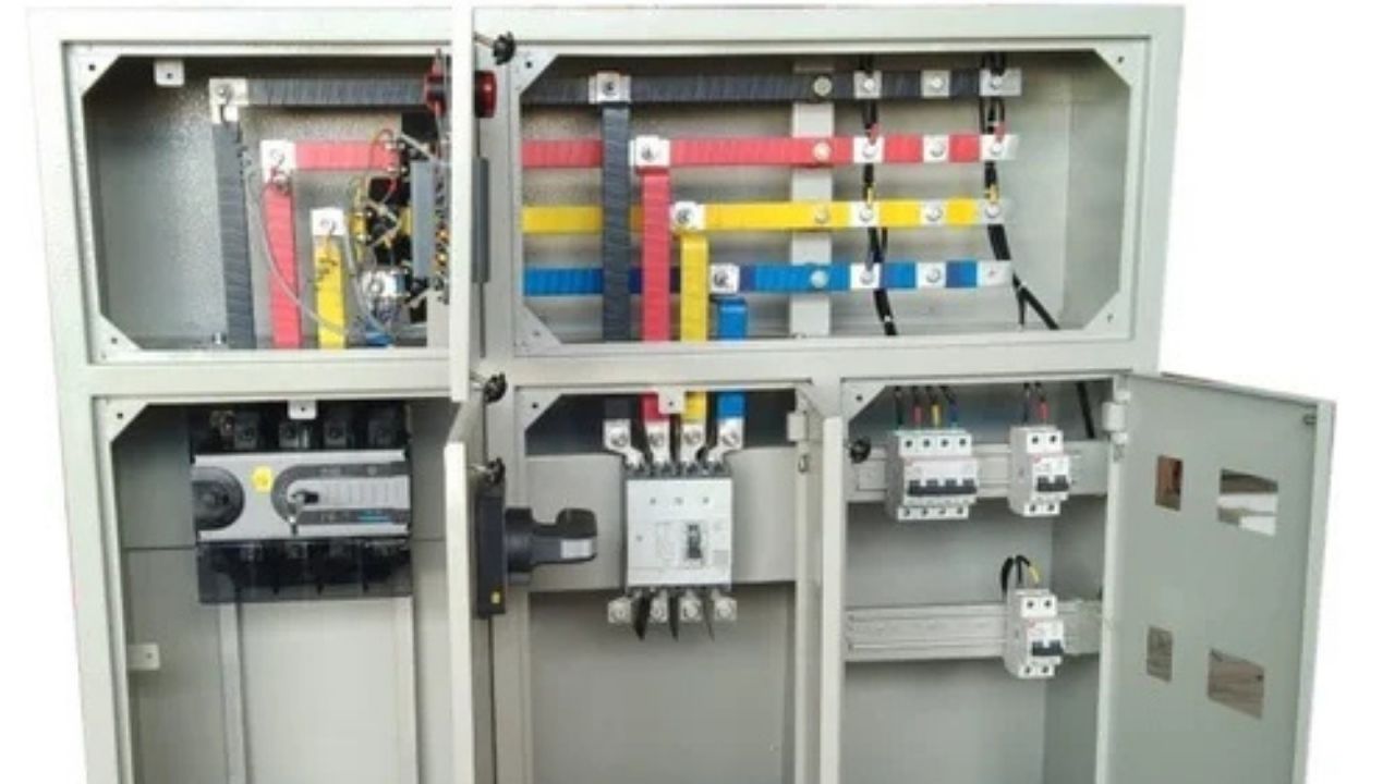 The Structure of the Three-Phase Distribution Board