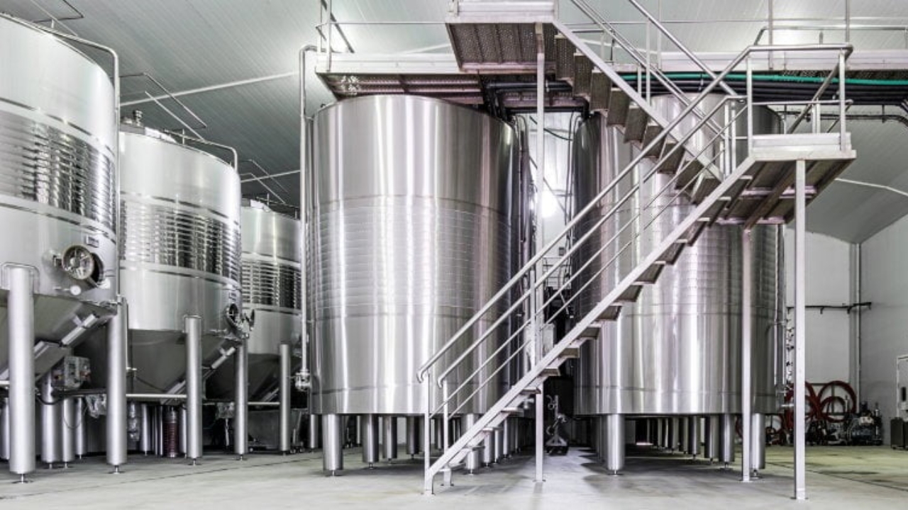 Top Types of Stainless Steel Tank Accessories