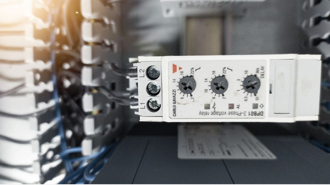 Three Phase Panelboard (2)
