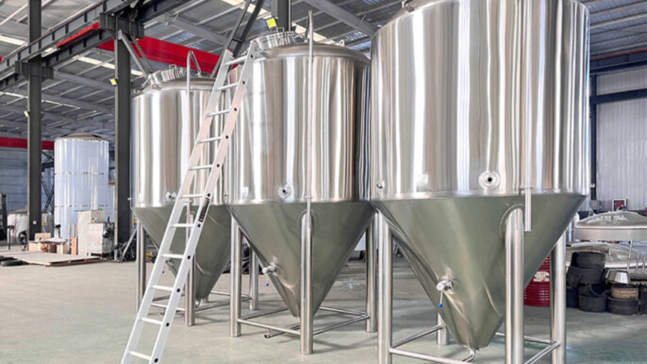 Get Your Customized Hot Liquor Tank by KDM Steel