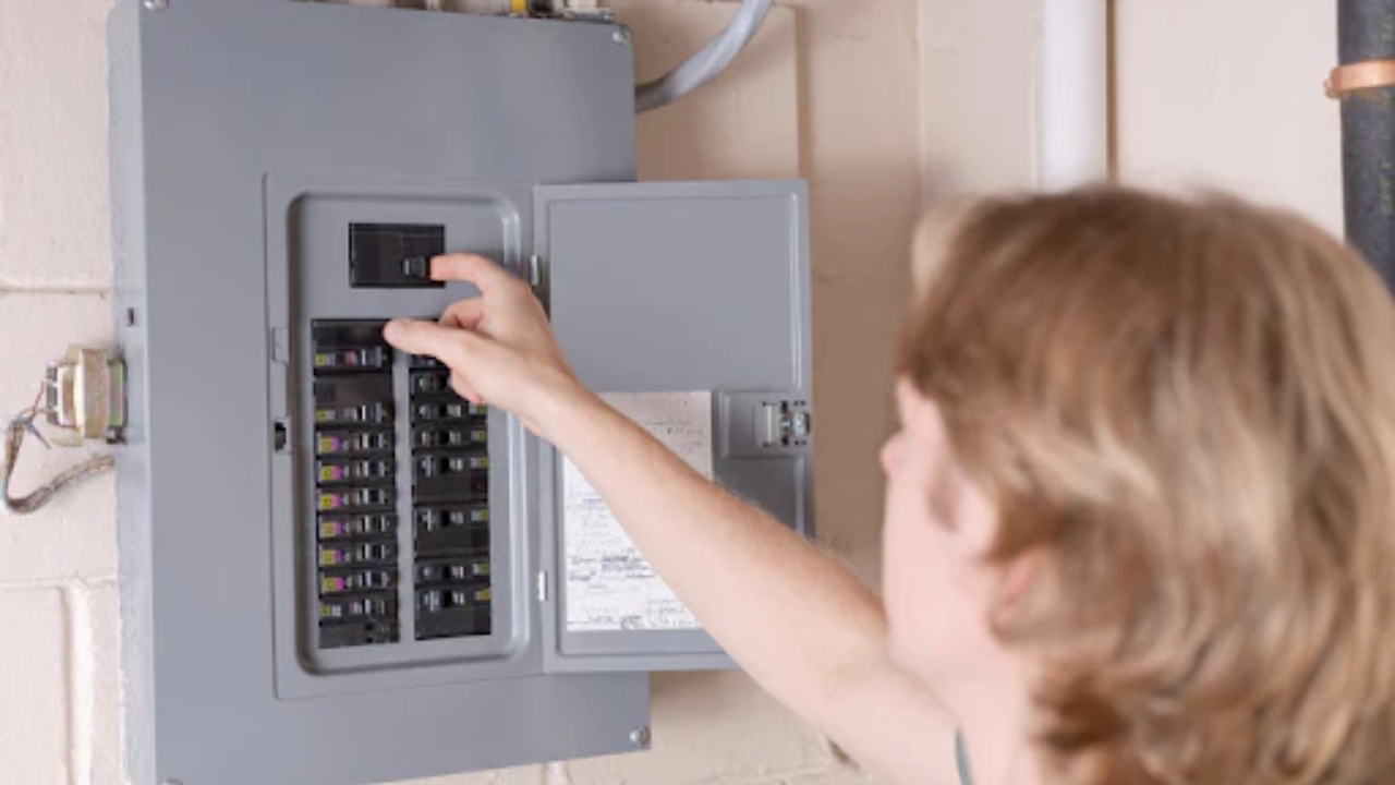 How to Install a Junction Box in the Attic