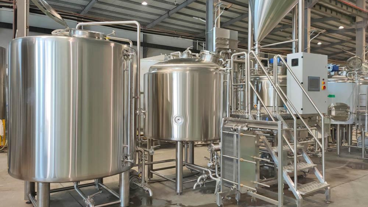 Key Components of a Hot Liquor Tank