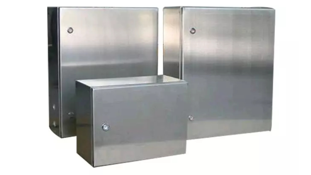 Stainless Steel vs Aluminum Outdoor Enclosure – Which One Should You Choose