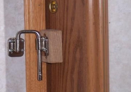 https://www.kdmsteel.com/wp-content/uploads/2020/11/b-Rv-Door-Handle-for-Wooden-Door.png