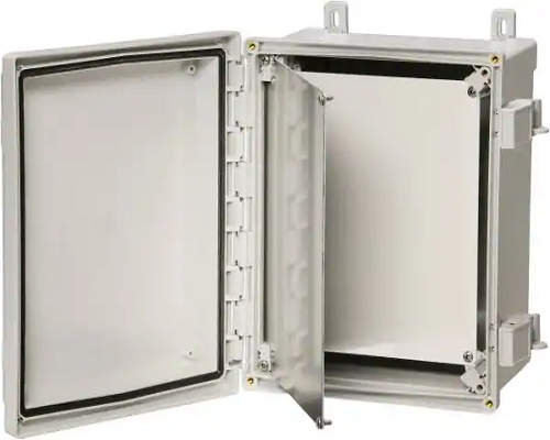 Caja eléctrica con bisagras
