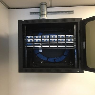 Настенная коммутационная панель для шкафа данных