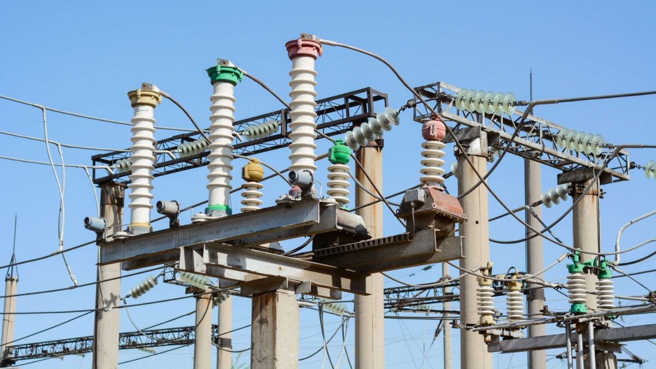 Current Transformer vs Potential Transformer Key Differences Explained